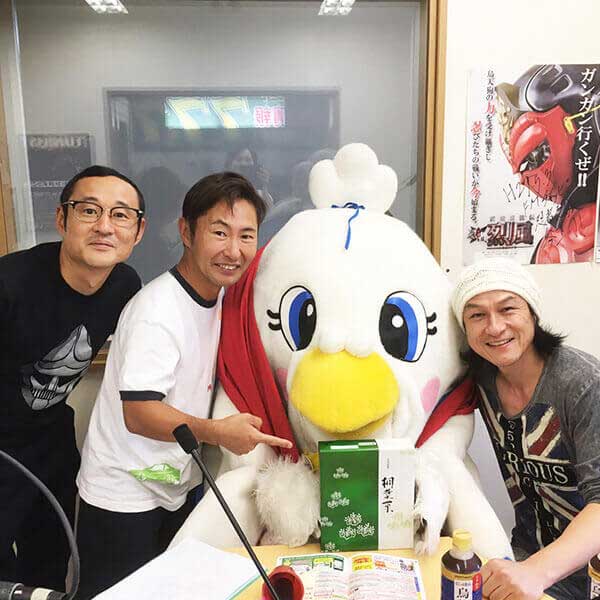 写真:なべやかんさんとのFM茶笛のラジオ出演