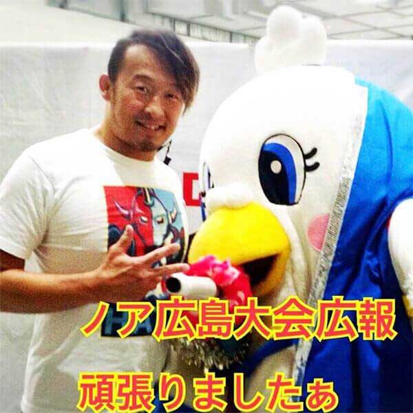 写真:プロレスノア広島大会での広報の様子